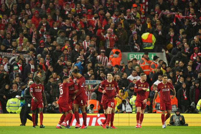 王哲林24+16上海5人上双胜深圳 布莱德索21+11